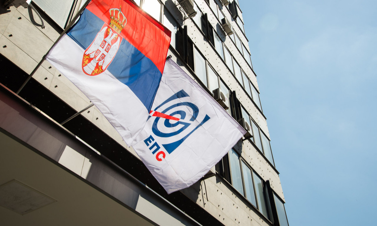 GORI ZGRADA EPS-A Građani u panici, pogledajte buktinju - zaposleni hitno evakuisani(FOTO+VIDEO)