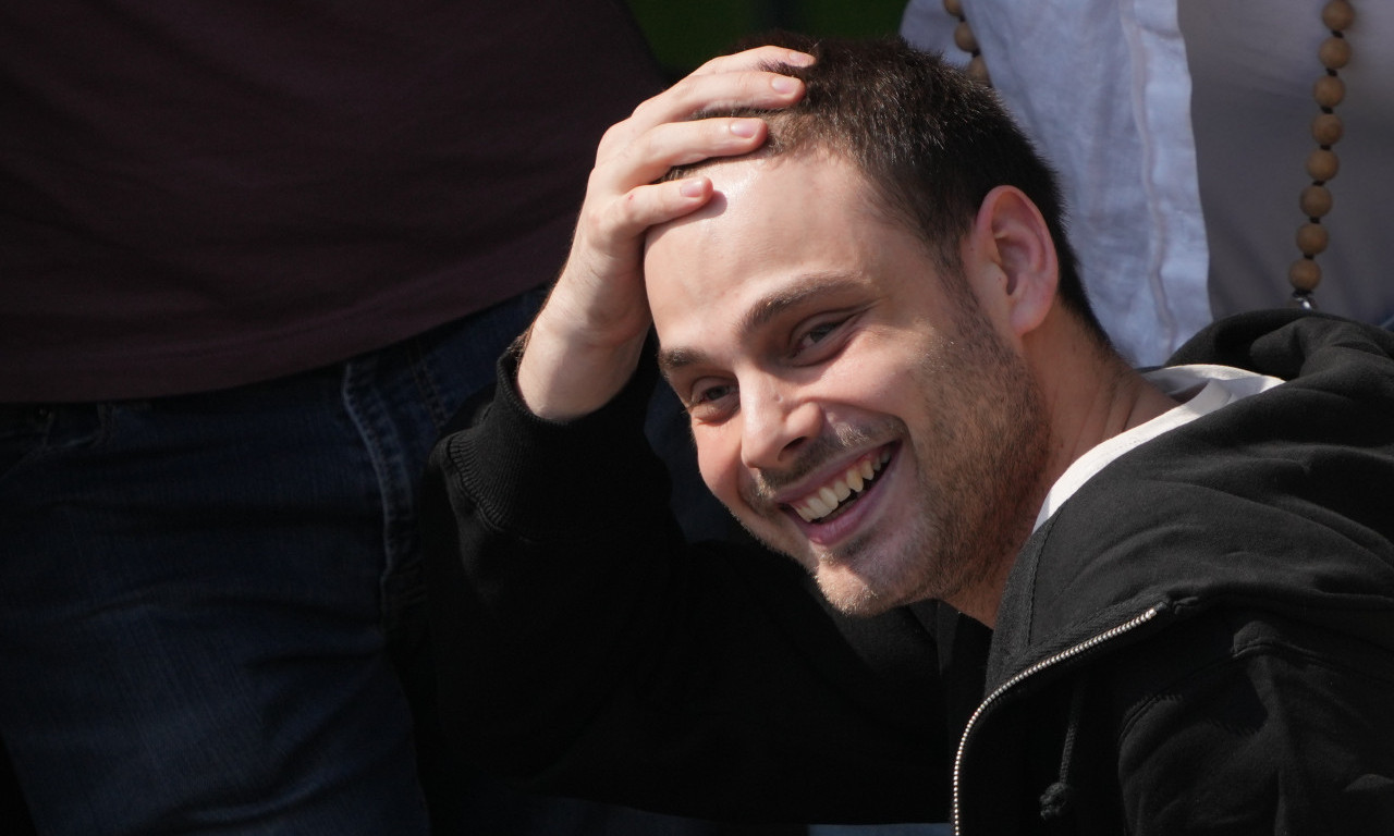 ALONU OHELU JEDVA SPASILI OKO Srpski državljanin uspešno operisan u Izraelu, izvađen mu i šrapnel iz ramena