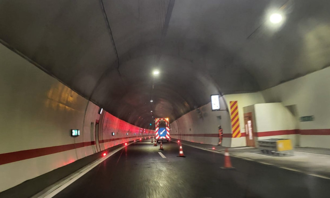 DRAMA U TUNELU NA AUTO-PUTU "MILOŠ VELIKI": Lančani sudar potpuno blokirao saobraćaj, kilometarske kolone na mestu udesa! (VIDEO)