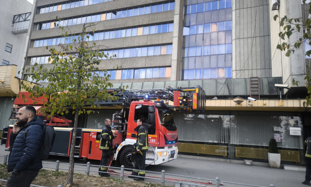 POZNATO ŠTA JE IZAZVALO POŽAR U ZGRADI EDS Gorelo na 13. spratu, pogledajte scene iz Novog Sada (FOTO+VIDEO)