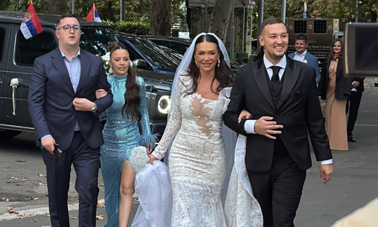 POGLEDAJTE KAKO IZGLEDA SVADBA UROŠA ŽIVKOVIĆA Mlada stigla u džipu, sve pršti od ukusa (FOTO+VIDEO)