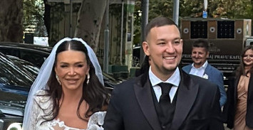 POGLEDAJTE KAKO IZGLEDA SVADBA UROŠA ŽIVKOVIĆA Mlada stigla u džipu, sve pršti od ukusa (FOTO+VIDEO)