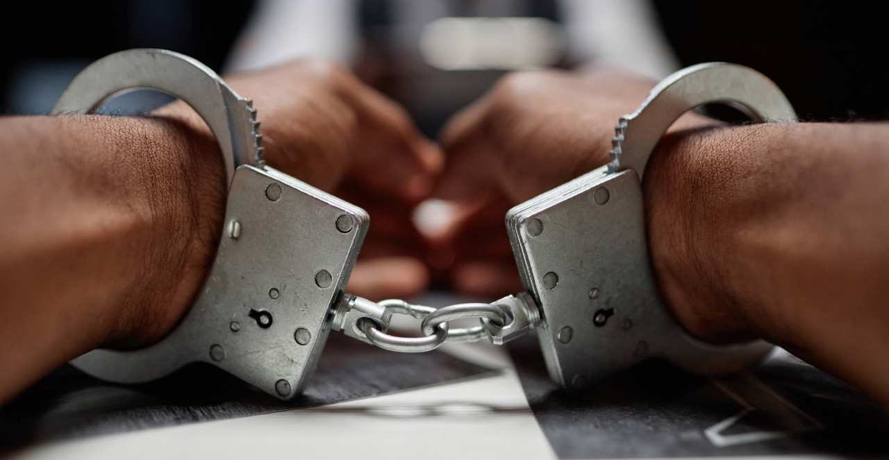 DRAMA NA AERODROMU "NIKOLA TESLA"! Turčin uzvikivao "Alahu Akbar", pokušao da otme pištolj policajcu, pa uhapšen munjevitom akcijom!