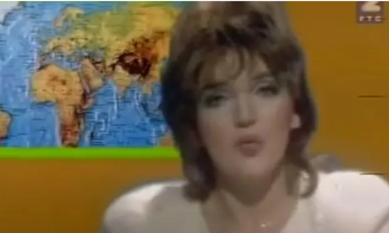 DOBILA SINA SA DIREKTOROM RTS-A, PA POBEGLA IZ SRBIJE Evo koliko se nekadašnja misica promenila (FOTO)