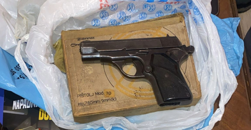 HAPŠENJE U SMEDEREVU Policija pronašla drogu i oružje, evo šta je sve zaplenjeno