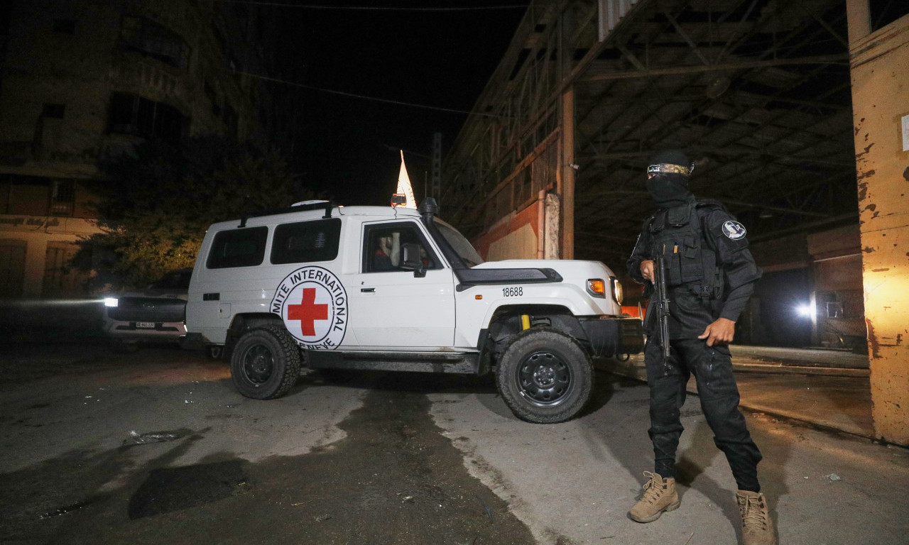 UZNEMIRUJUĆI SNIMCI! Hamas javno pogubljuje muškarce na ulicama Gaze (VIDEO)