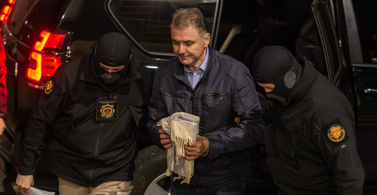 BIVŠI MINISTAR U SUKOBU S POLICIJOM Presekao kolonu premijera i psovao, svi pričaju o neviđenom skandalu u Crnoj Gori