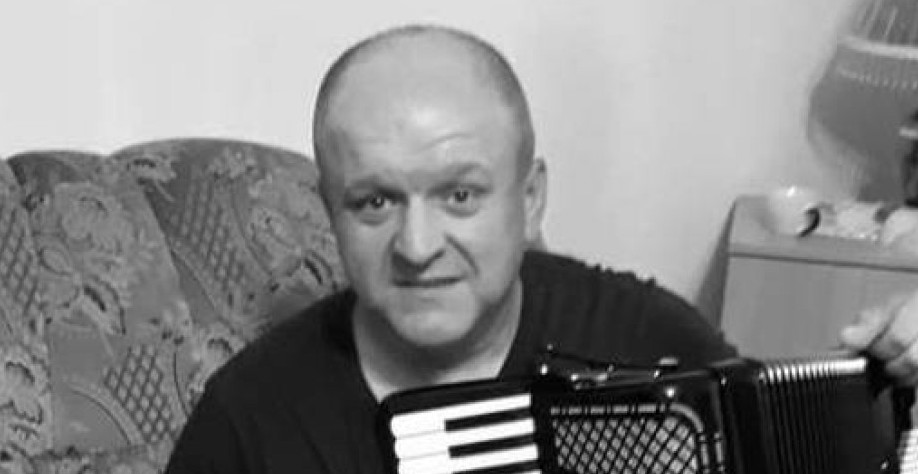 IZNENADA PREMINUO MUZIČAR NEŠA ILIĆ TRAPA: Pevač objavio potresnu vest - "Napustio nas je veliki majstor"