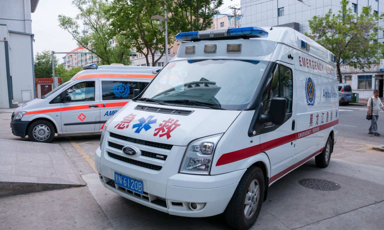 FUDBALER JEDVA OSTAO ŽIV POSLE UDARCA Stravični incident na utakmici, od ove scene svi na stadionu su se sledili (VIDEO)