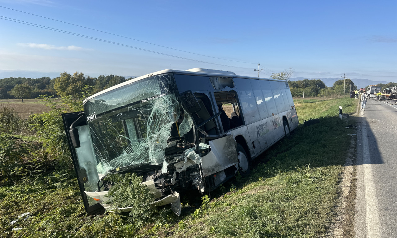EVO U KAKVOM JE STANJU POVREĐENI VOZAČ AUTOBUSA Oglasili se iz bolnice u Čačku posle žestoke nesreće u Bresnici