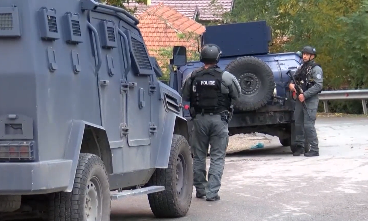 KURTIJEVA POLICIJA UPALA U SRPSKE KUĆE! Priveli petoro ljudi