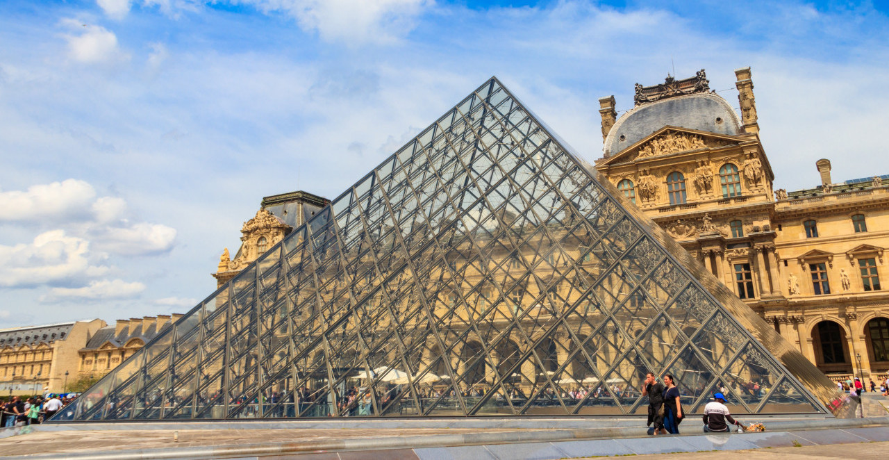 LUVR IPAK ZATVOREN! Šok obrt u Parizu nakon pljačke decenije