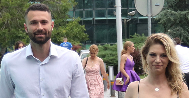 KATARINA SOTIROVIĆ POSLE DVA RAZVODA OBJAVU POSVETILA BIVŠEM MUŽU: Pevačica napravila pometnju – da li je ovo pomirenje?