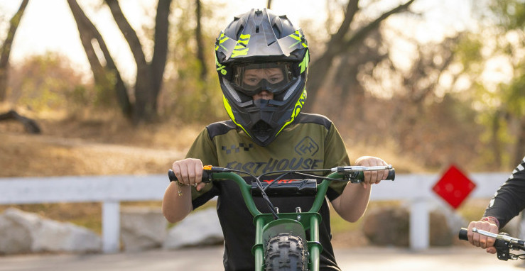 DEČAK (7) VOZIO MINI MOTOR, PA SE "ZAKUCAO" U TRAKTOR! Dete teško povređeno posle nesreće u Hrvatskoj