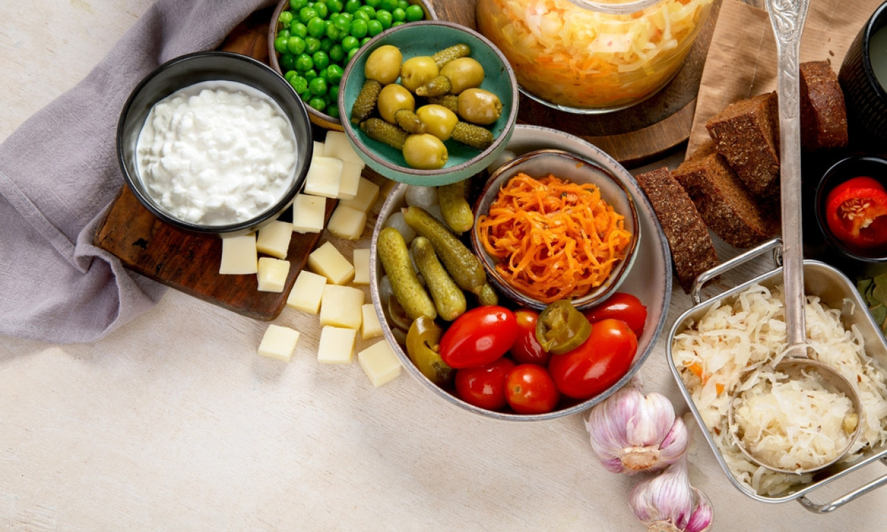 CENE NAMIRNICA PORAŠĆE ZA 70 ODSTO: Nestašica hrane takođe moguća