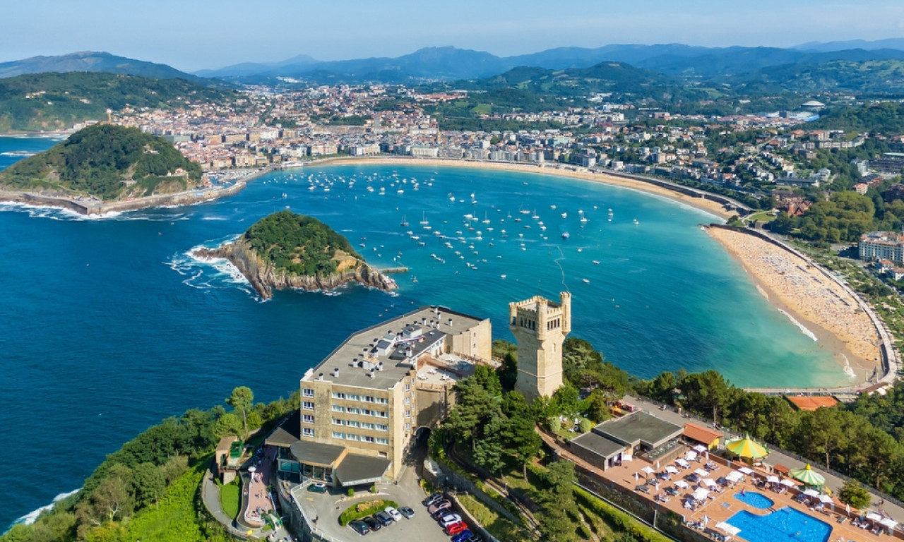 NOVA PRAVILA NA OMILJENIM ŠPANSKIM LETOVALIŠTIMA Od juna 2026. uvode se značajna ograničenja za turiste