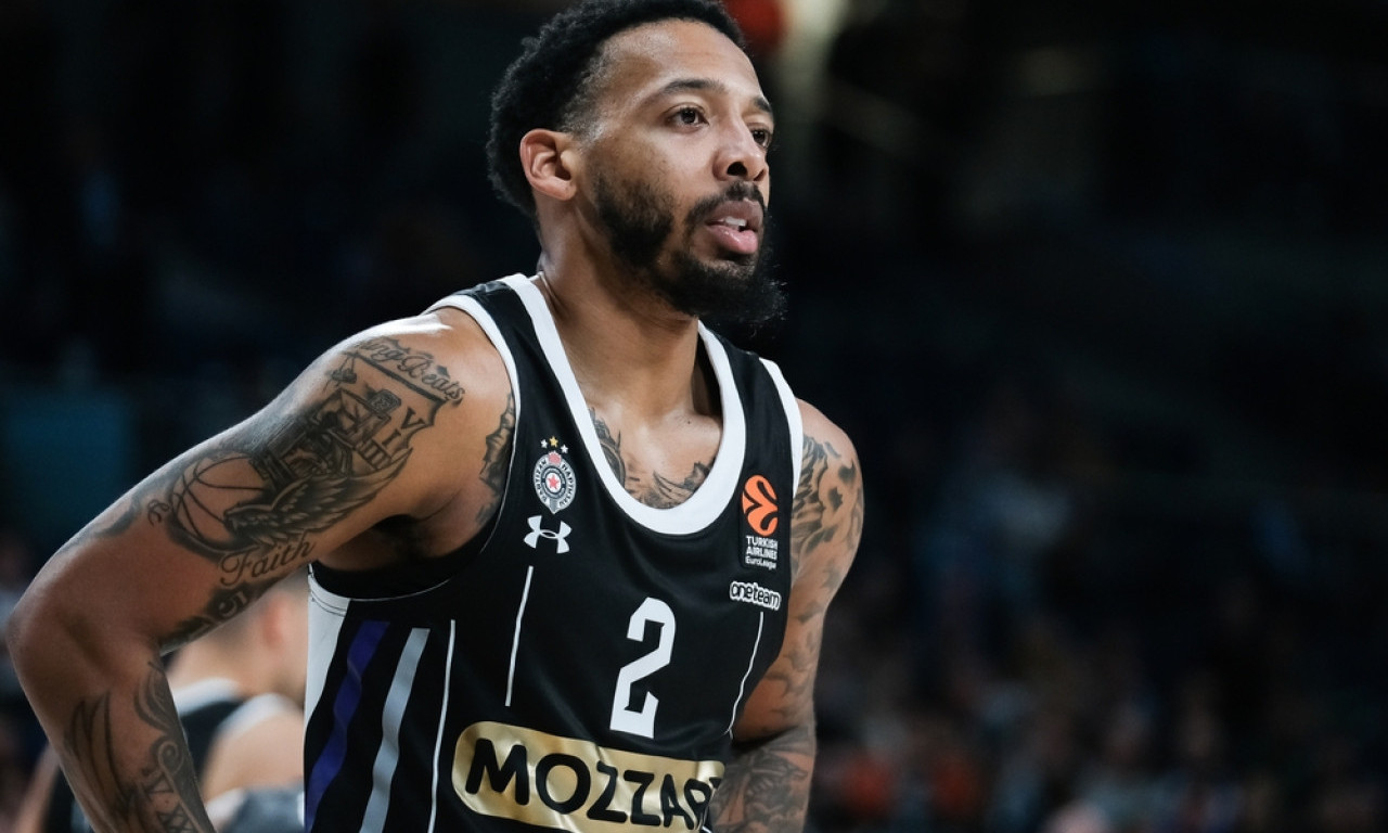 MILJENIK CRNO-BELIH SE OGLASIO PRVI PUT POSLE POVREDE Evo šta je Karlik poručio Grobarima (FOTO)