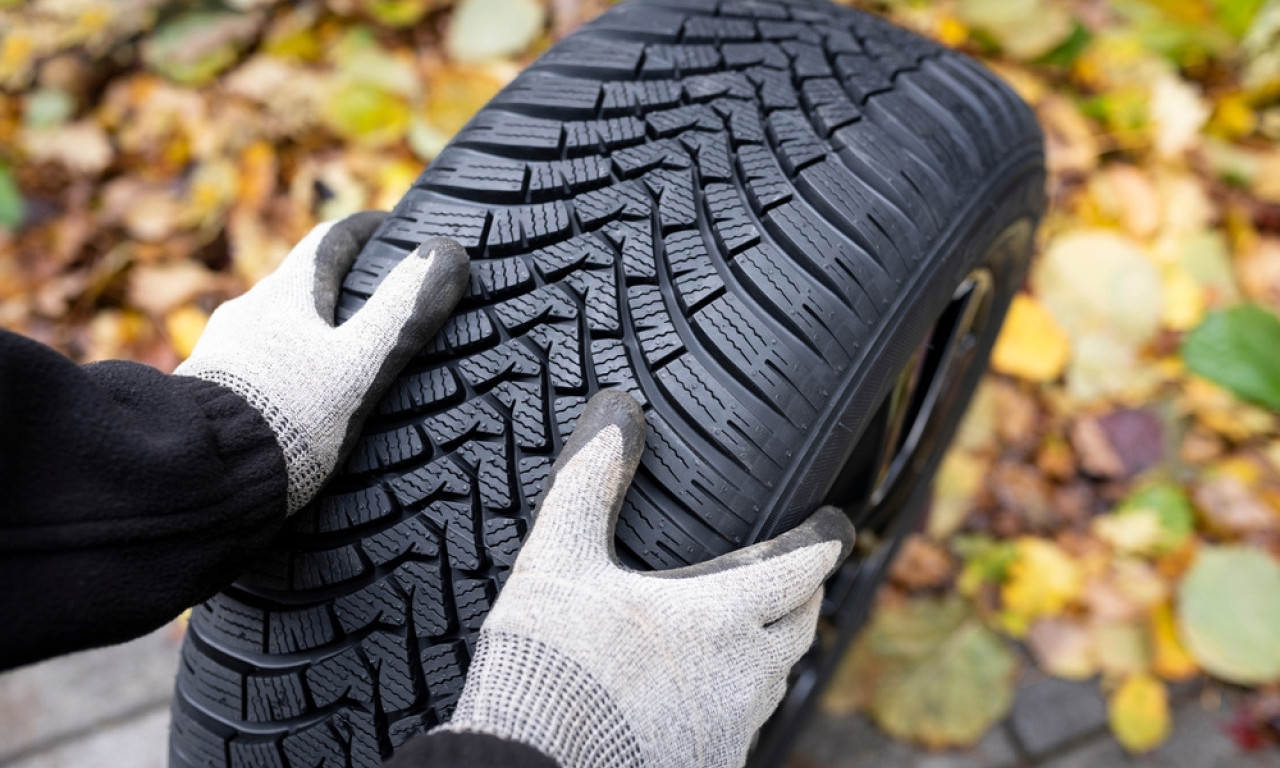 NOVE PAPRENE KAZNE ZBOG ZIMSKIH GUMA U ovu zemlju ide hiljade Srba, od 15. novembra iz džepa i do čak 6.000 evra