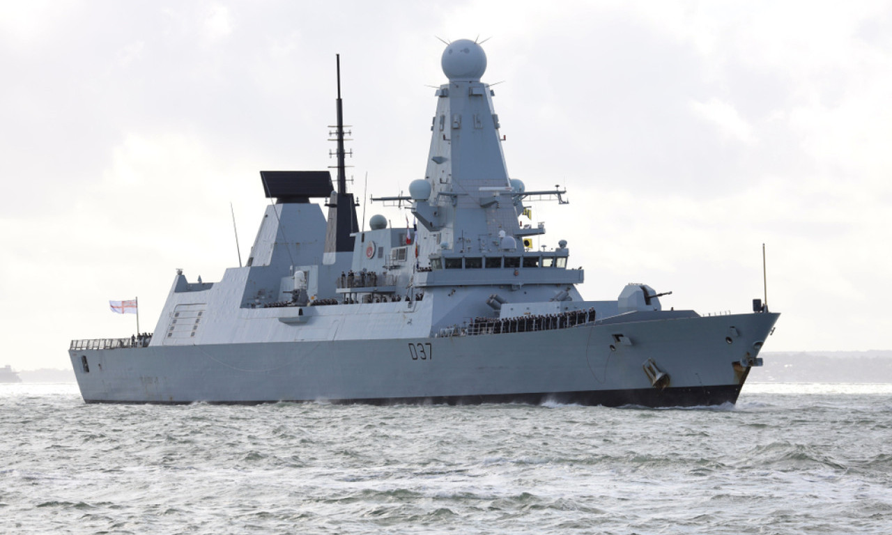 DRAMA U EVROPSKIM VODAMA, NATO RAZARAČ PRESREO RUSKI RATNI BROD Akcija opisana kao "istorijska operacija" (VIDEO)