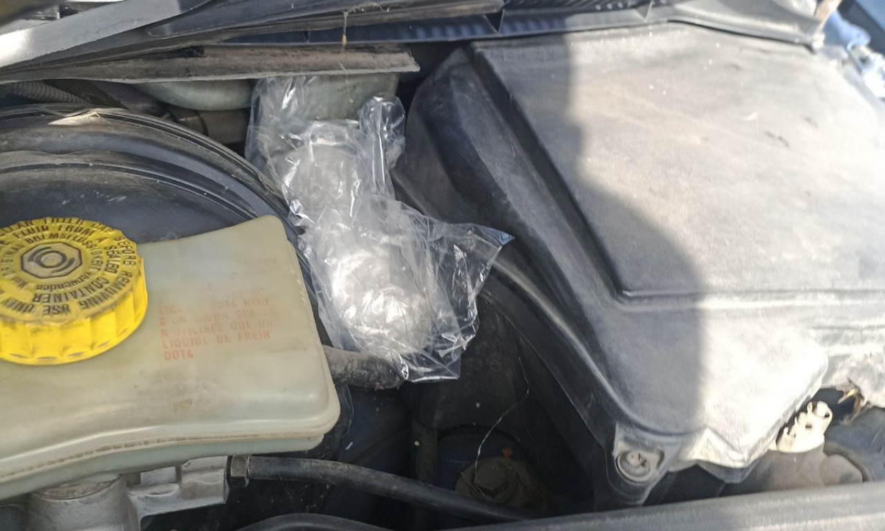 DVE AKCIJE POLICIJE U BEOGRADU Zaplenjeno pola kilograma kokaina i preko tri kilograma marihuane (FOTO)