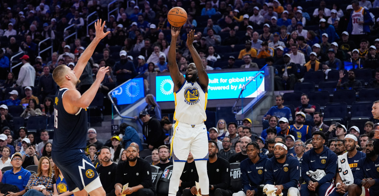 NIKOLA JOKIĆ OTVORIO SEZONU TRIP-DABLOM, ALI UZALUD! Monstruozna trojka Karija slomila Denver u produžetku (FOTO/VIDEO)