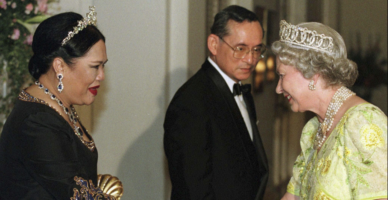 PREMINULA ČUVENA KRALJICA Ko je bila majka Sirikit, simbol jedinstva za kojim tuguju širom sveta (FOTO)