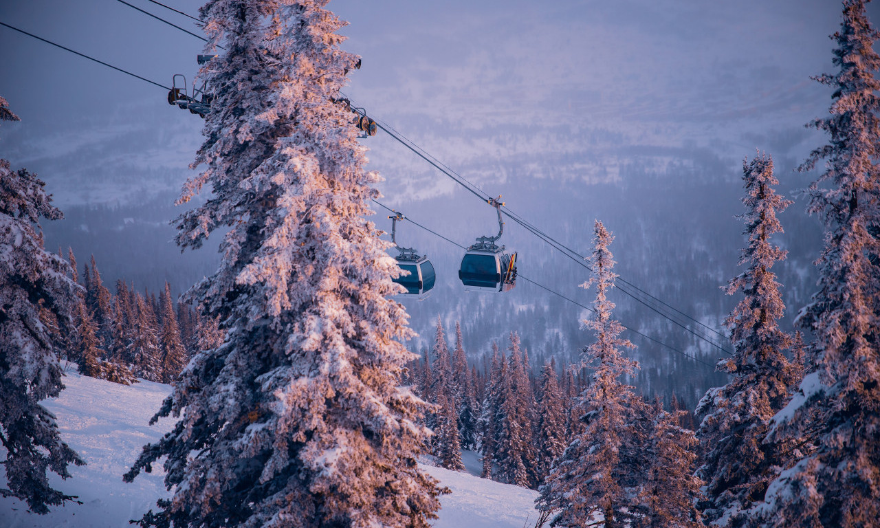 KOPAONIK SE BELI OD SNEGA I NE PRESTAJE DA VEJE Ovaj snimak obećava - skijaši će skakati od sreće (VIDEO)