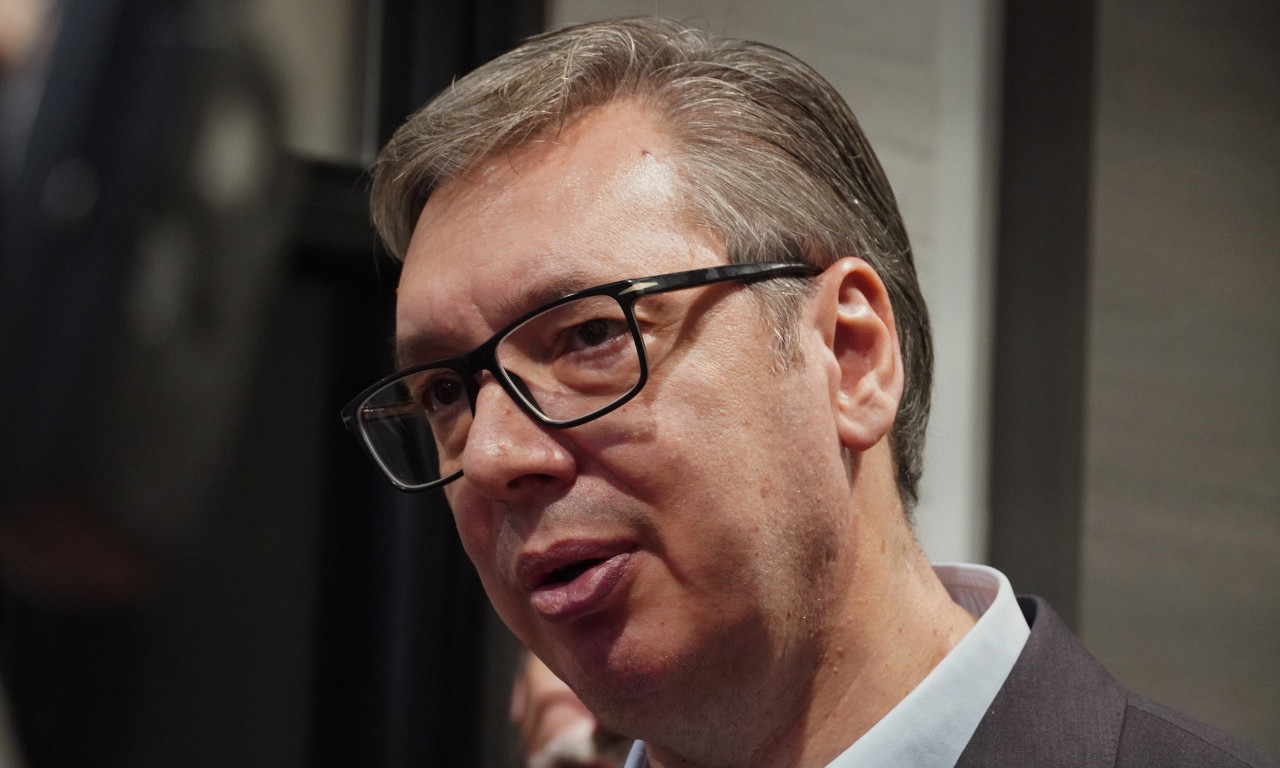 "OTIĆI ĆU U CRKVU DA SE POMOLIM BOGU" Obraćanje predsednika Vučića o godišnjici tragedije u Novom Sadu i ostalim temama