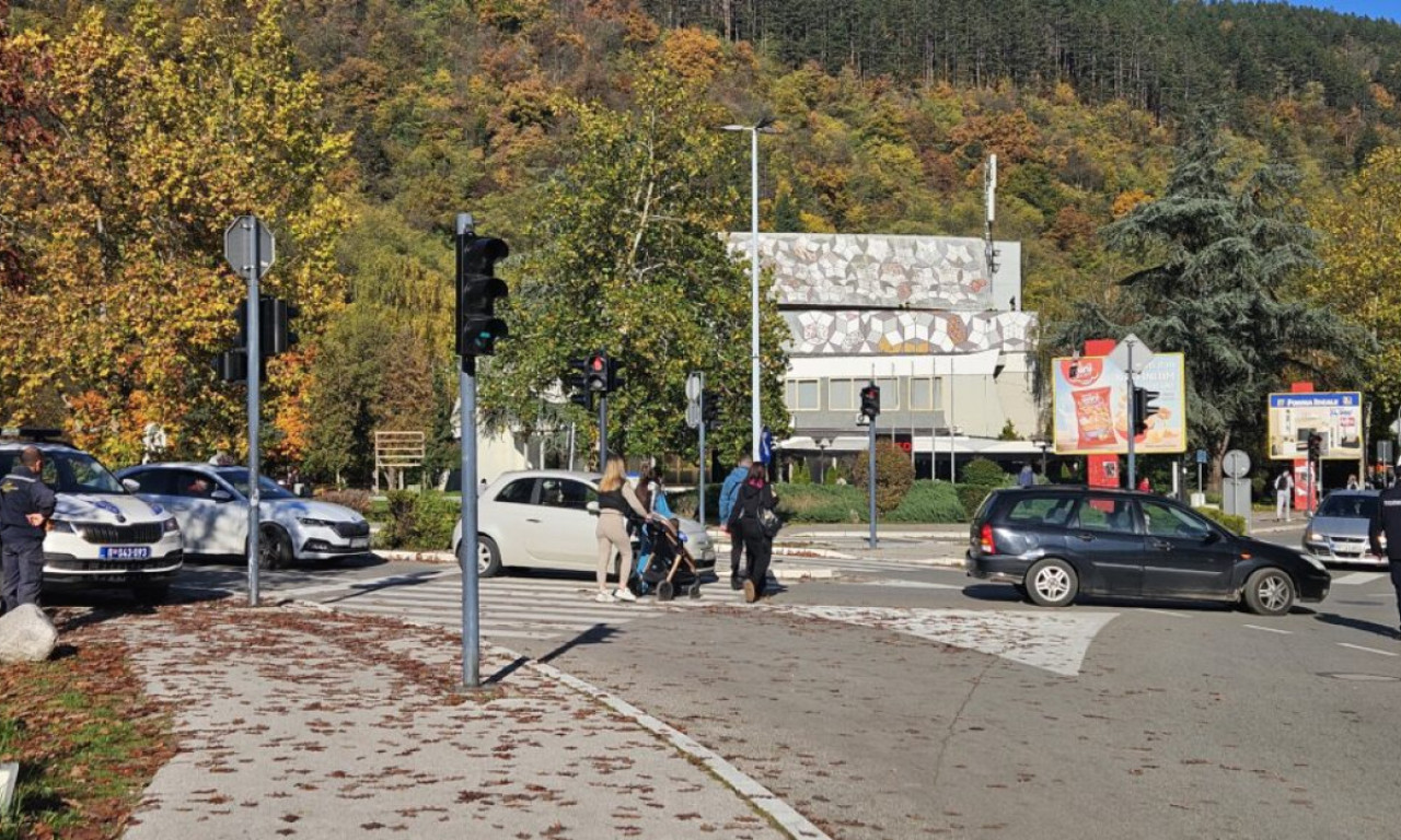 KOLAPS U CENTRU PRIJEPOLJA Sanacija puta izazvala velike gužve, a ovo je jedini spas (FOTO/VIDEO)
