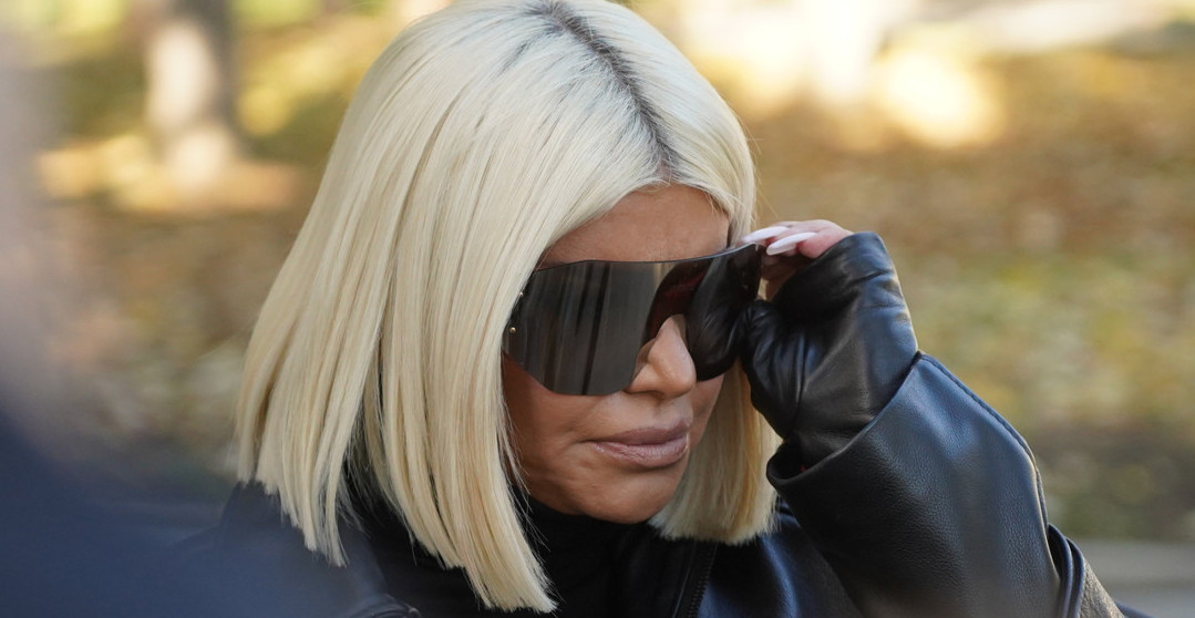 DARA BUMBARA GORI U DUBAIJU: Pevačica objavila vrelu fotku, fanovi oduševljeni: "Ključ grada da joj se uruči" (FOTO)