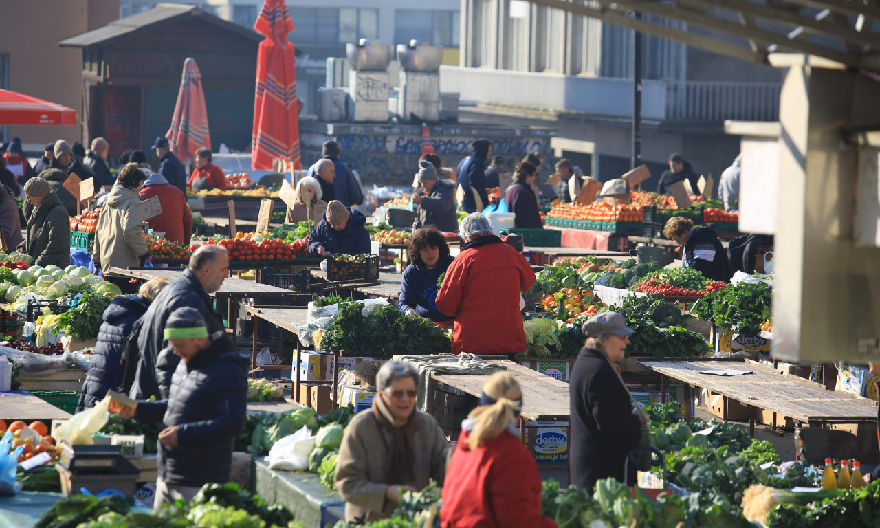 PALA NADSTREŠNICA NA PIJACI U ZAGREBU
