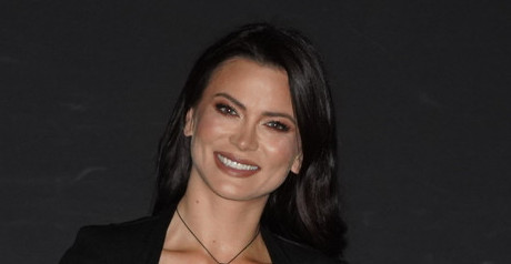 MILICA PAVLOVIĆ ZASENILA SVE: Dok blista u crnoj haljini, rat s Darom i Karleušom bukti jače nego ikad! (FOTO)