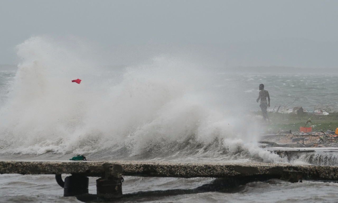 URAGAN MELISA SE SRUČIO NA KUBU Evakuisano 600.000 ljudi, ali jedna stvar budi nadu (FOTO+VIDEO)