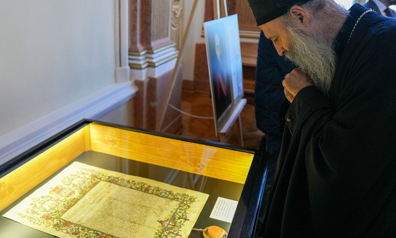 PATRIJARH PORFIRIJE U SREMSKIM KARLOVCIMA Otvorena izložba „Dokumenta Srpskog Siona” (FOTO)