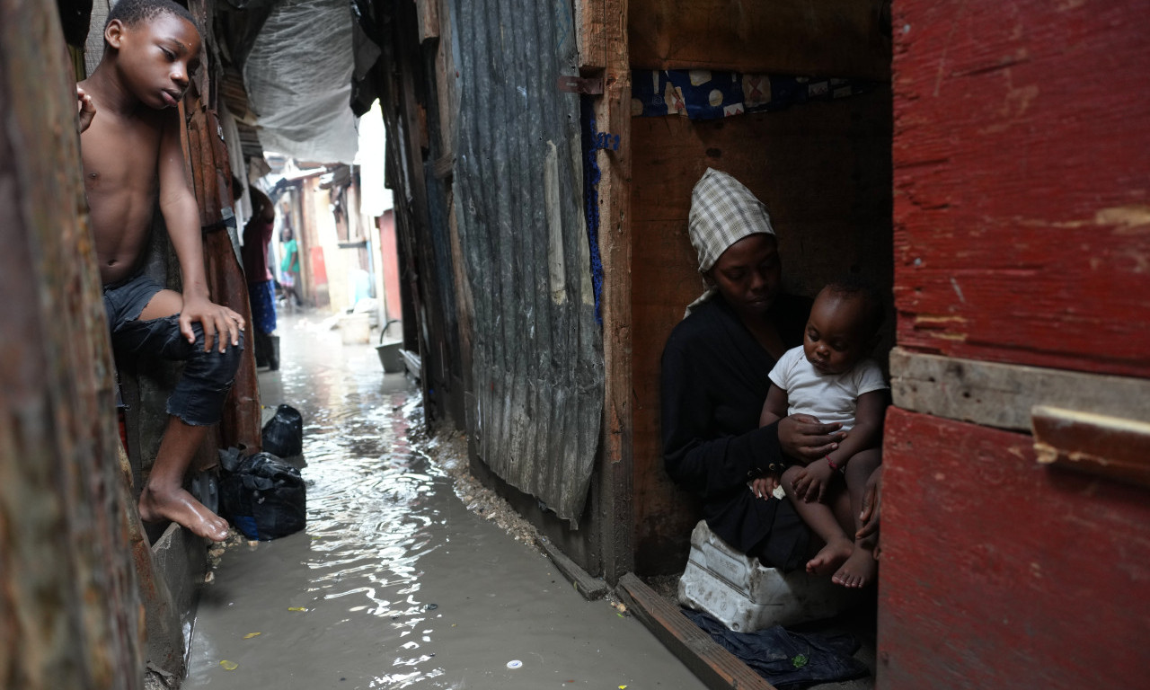 AJKULE PLIVAJU POPLAVLJENIM ULICAMA Uragan Melisa odneo 50 života na Karibima, pogledajte jezive prizore (FOTO/VIDEO)