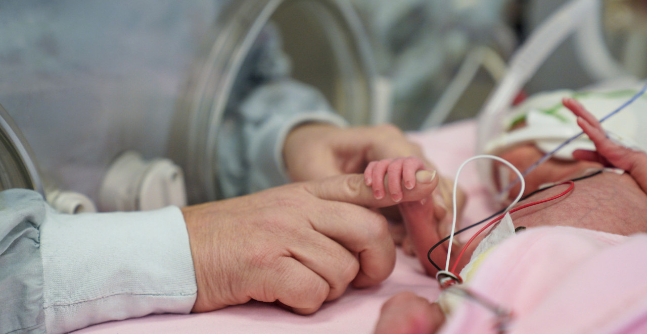 BEBA OD 300 GRAMA POBEDILA SMRT I STIGLA KUĆI Medicinsko čudo šokiralo svet (FOTO)
