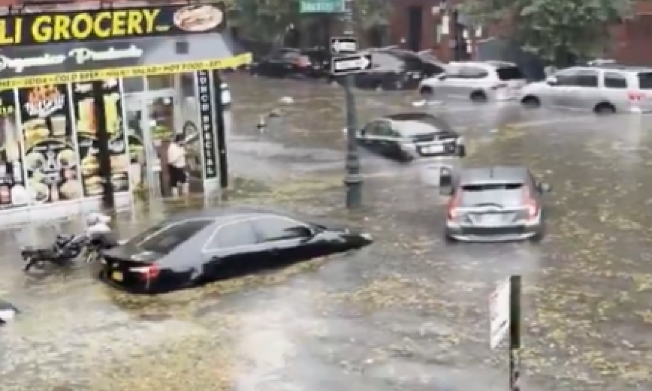 NJUJORK JE POTOPLJEN! Dvoje mrtvih, sve se dogodilo za 10 minuta – užasne scene (FOTO+VIDEO)