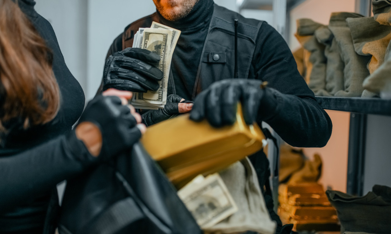 FILMSKA PLJAČKA NA ZAPADU NEMAČKE Lopovi ispraznili 3.000 sefova, evo šta su sve odneli