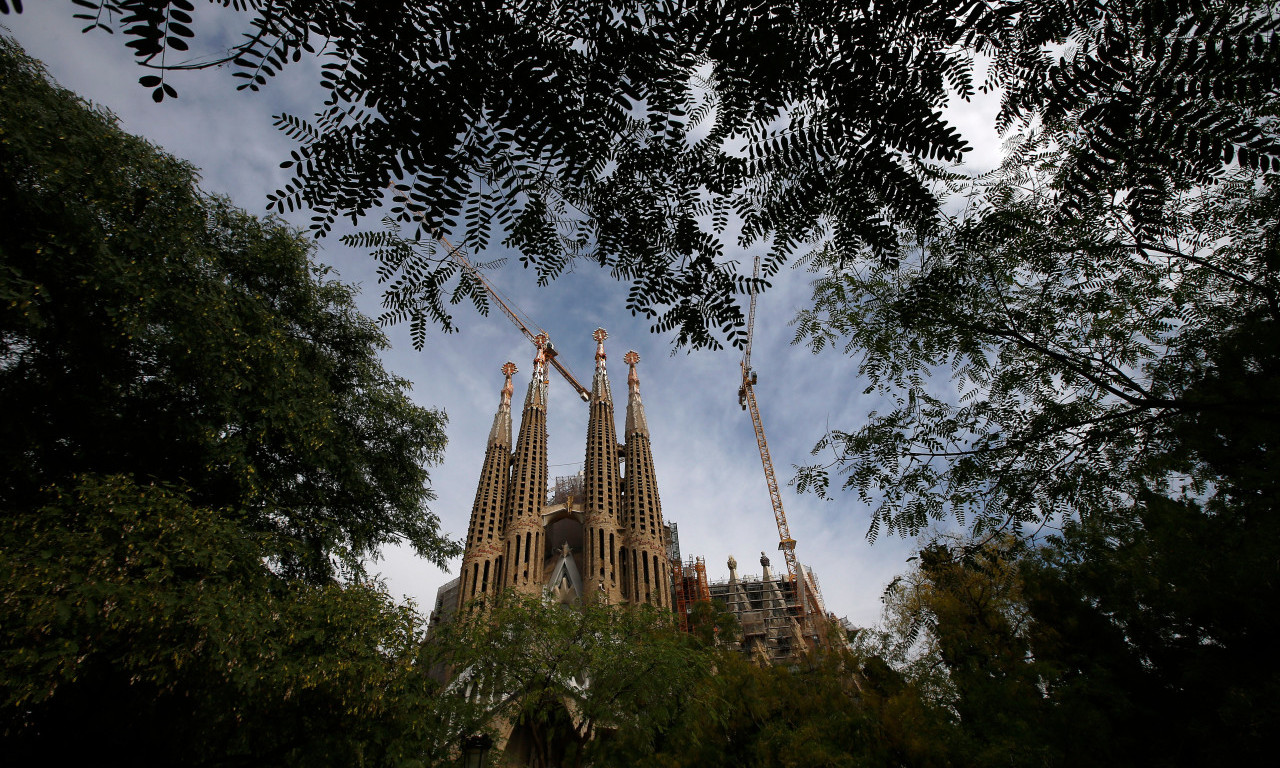 UDAR NA DŽEP TURISTA: U Barseloni važe nove cene taksi - nećete verovati koliko košta noćenje!