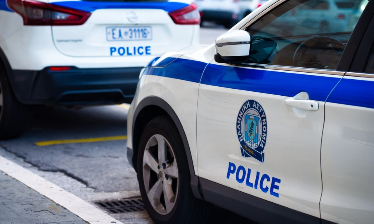 FILMSKA PLJAČKA U OMILJENOM LETOVALIŠTU SRBA! Napadač sa kalašnjikovom oteo kutije pune para, potraga u toku