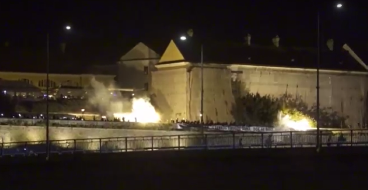 NA KEJU ZAVRŠEN SKUP STUDENATA U BLOKADI U NOVOM SADU Evo kako je to izgledalo (VIDEO)