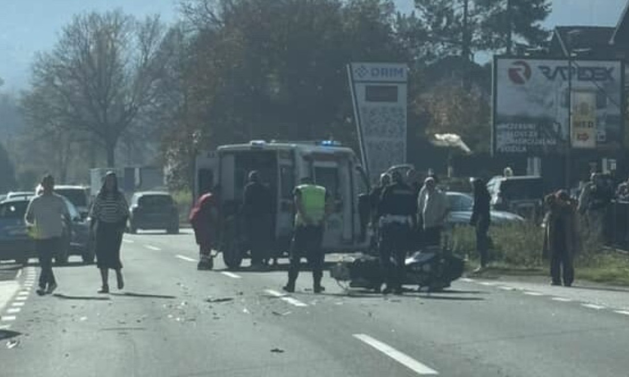 MOTOCIKLISTA PODLETEO POD AUTOMOBIL KOD POŽEGE: Jezive scene na magistralnom putu, stvaraju se gužve (FOTO)
