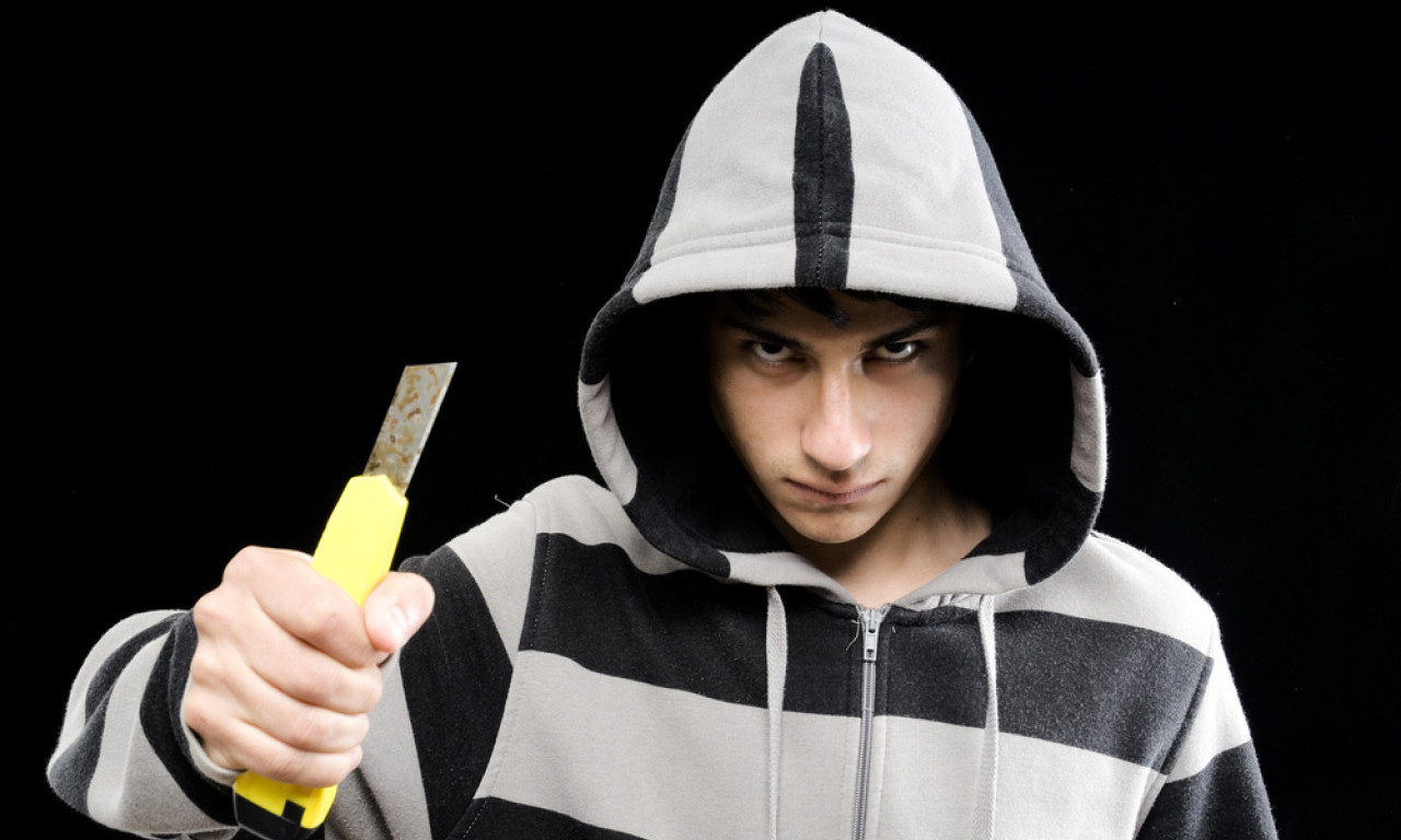 DECA PLJAČKAJU PO BEOGRADU Maloletnici ovu "metu" biraju najčešće, evo koliko godina ima najmlađi, šok detalji