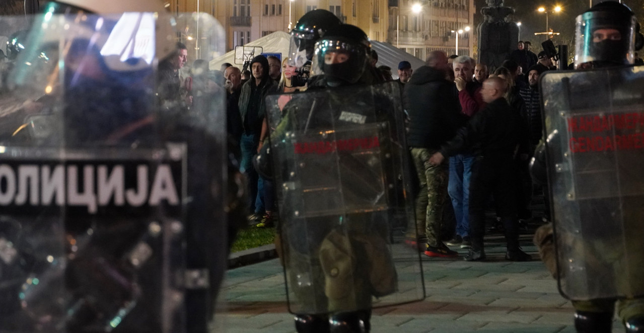 ZAVRŠEN PROTEST ISPRED SNP NA KOJI SU POZVALI STUDENTI U BLOKADI I "ZBOROVI": Evo šta se dešavalo ispred Matice srpske