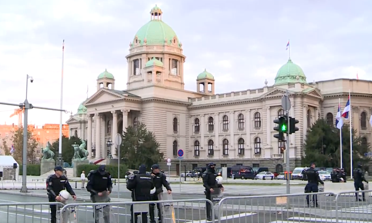JUTRO POSLE HAOSA ISPRED SKUPŠTINE Evo kako funkcioniše saobraćaj i gde je Dijana Hrka (VIDEO)