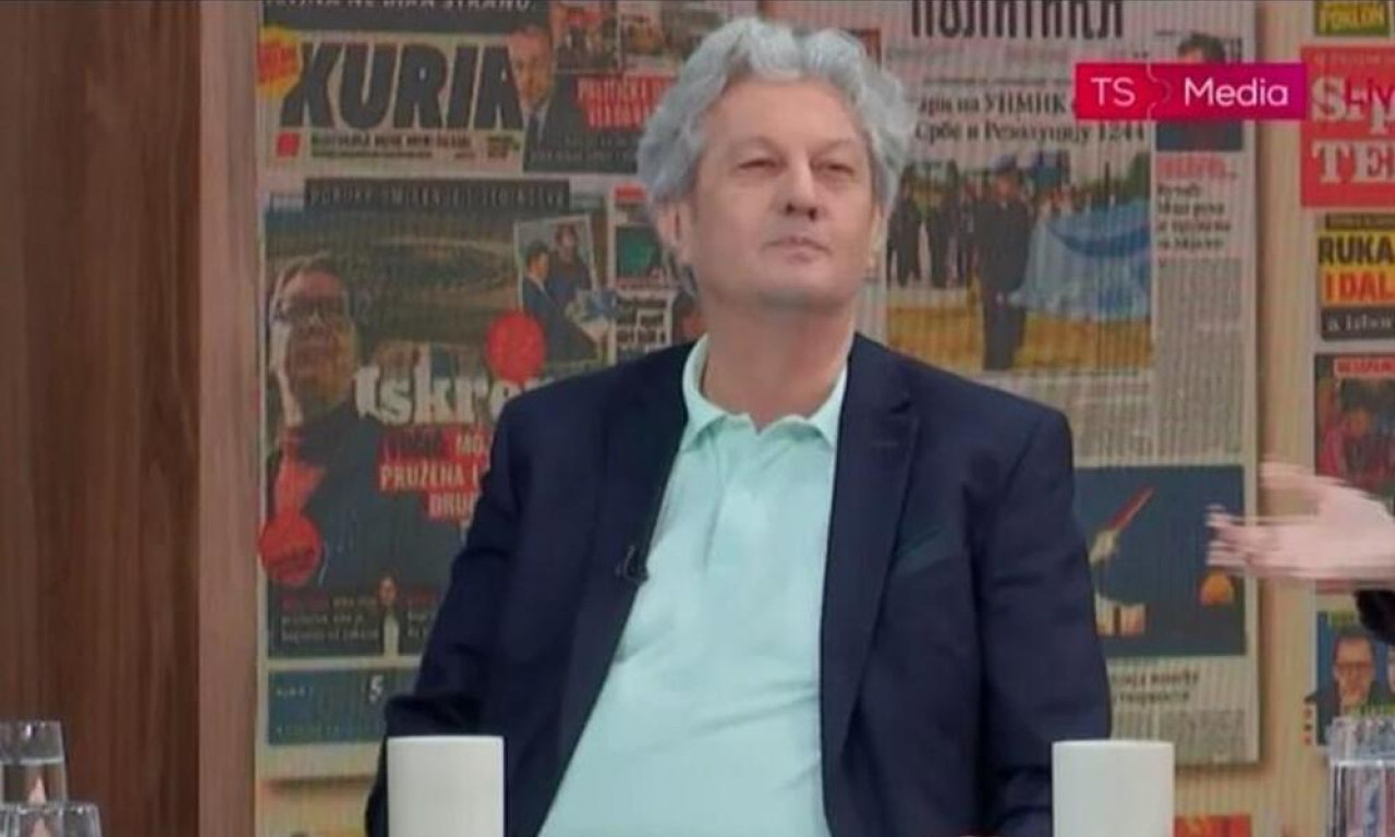 PRVA SLIKA MILOMIRA MARIĆA NAKON OTKAZA Ovako se pojavio na novom radnom mestu, suknja napravila problem (FOTO)