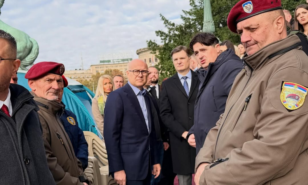 VUČEVIĆ LIČNO MOLI UGLJEŠU MRDIĆA DA PREKINE ŠTRAJK GLAĐU: "Važno je sačuvati zdravlje, razum i veru u pravdu" (FOTO)