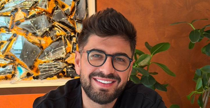 KO JE FEĐA IMAMOVIĆ? Profesor jezika postao hitmejker domaće estrade! (FOTO)