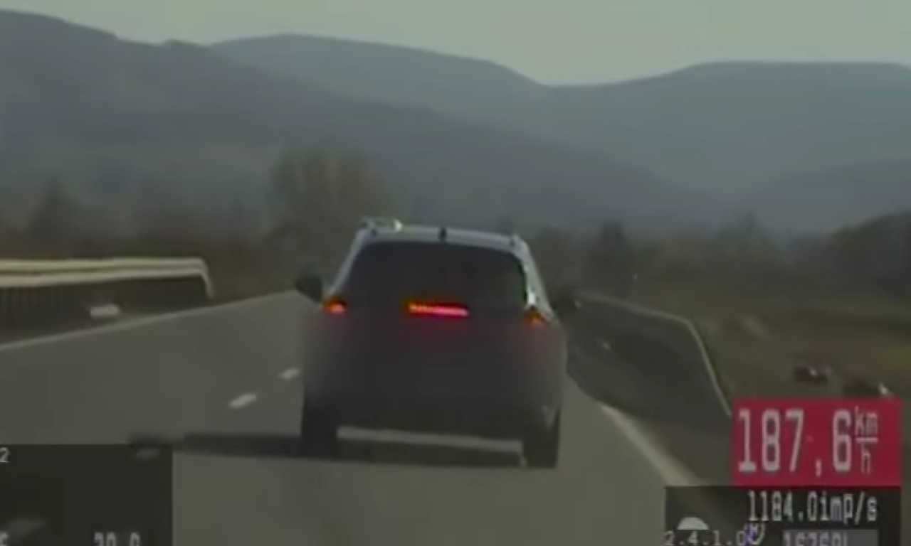 HRVAT DIVLJAO NA PUTU BAČKI PETROVAC - NOVI SAD Na snimku zabeležena neverovatno bahata brzina (VIDEO)