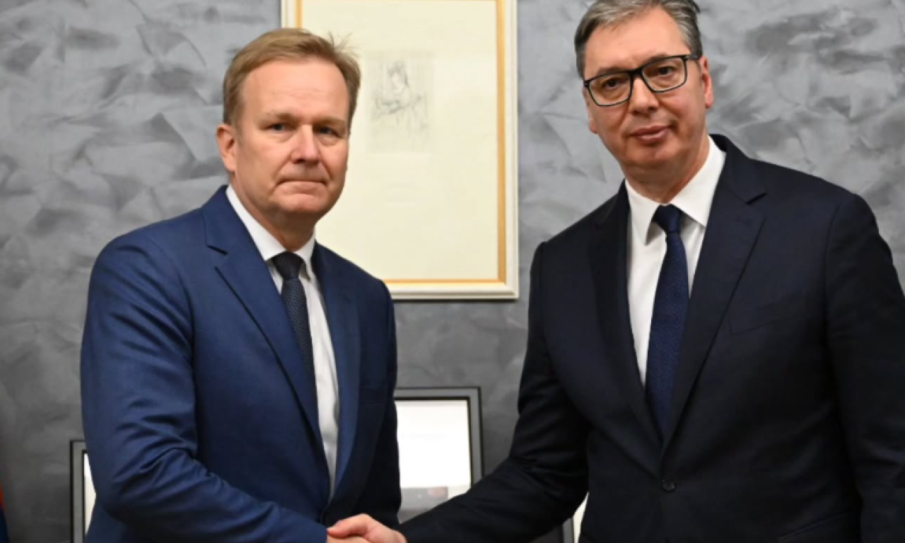 VUČIĆ SA SORENSENOM U BRISELU: "Potvrdio sam našu posvećenost dijalogu pod okriljem EU" (FOTO)